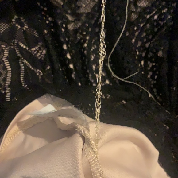 A’gaci Lace Dress - Picture 15 of 15